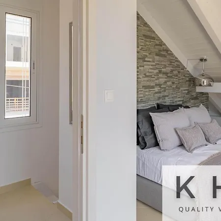 Top Floor Loft With Sea View & Large Balconies! Appartamento
