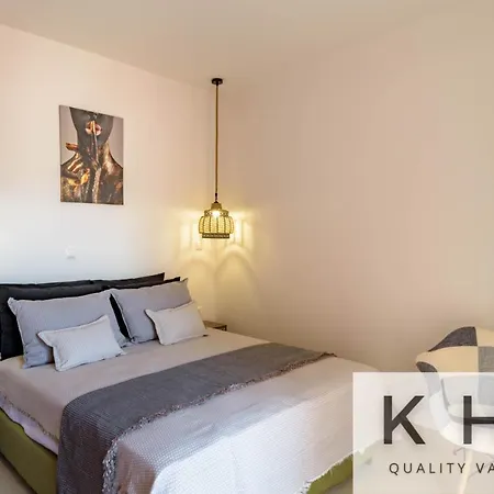 Appartamento Top Floor Loft With Sea View & Large Balconies!